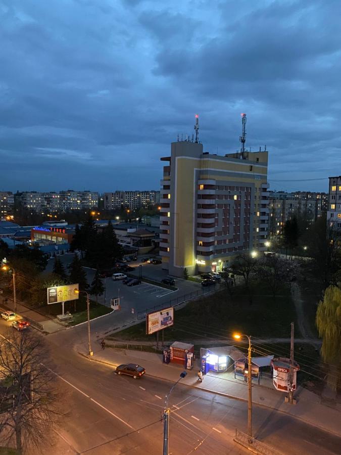 Люкс апартаменти в ЖКАрена Ровно Экстерьер фото